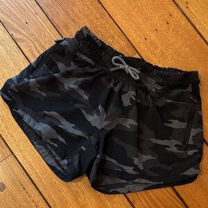 Athleta girl camo shorts size L- 12 with 3 pockets